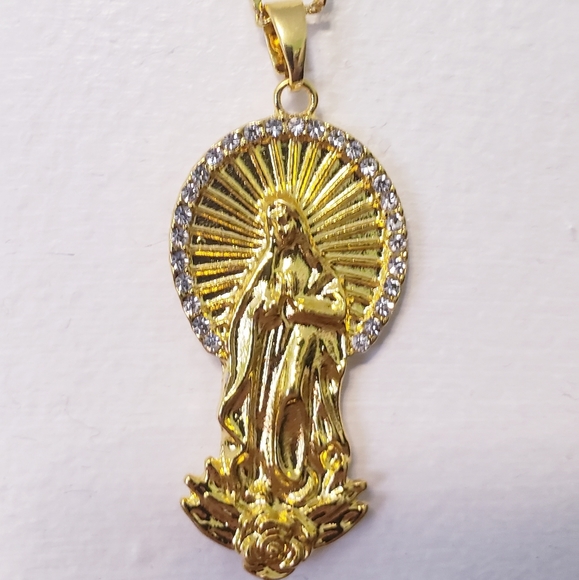 Mother Mary Pendant and Chain - Picture 3 of 7